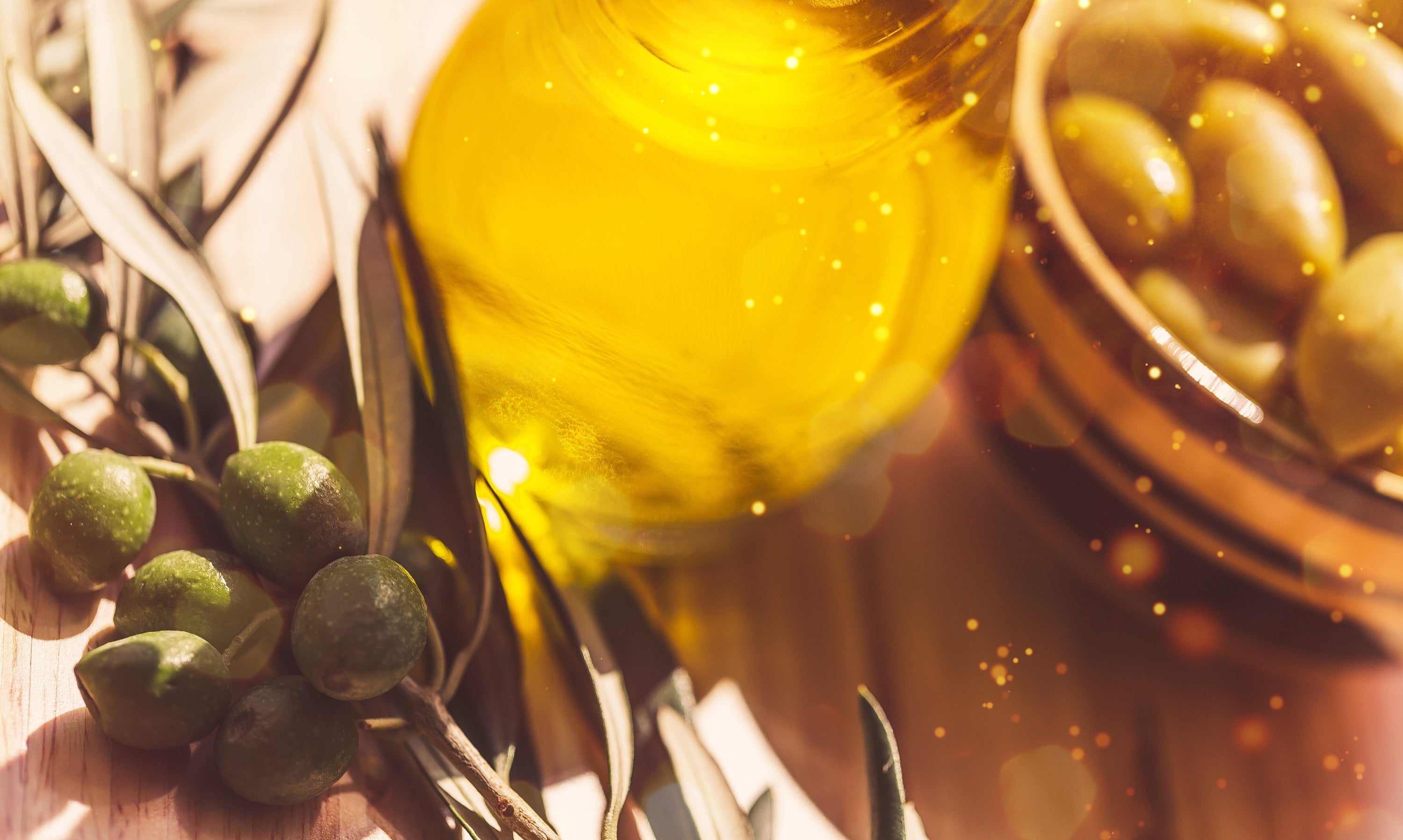 What is Jojoba Oil? The Natural Ester for Supple, Hydrated Skin